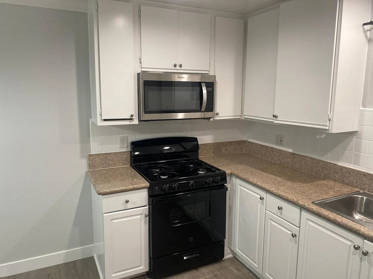 2 bed, 920 sqft, $2,350 — Photo 4