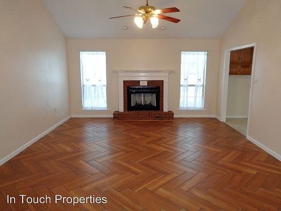5th image of 4381 Whippoorwill Cir