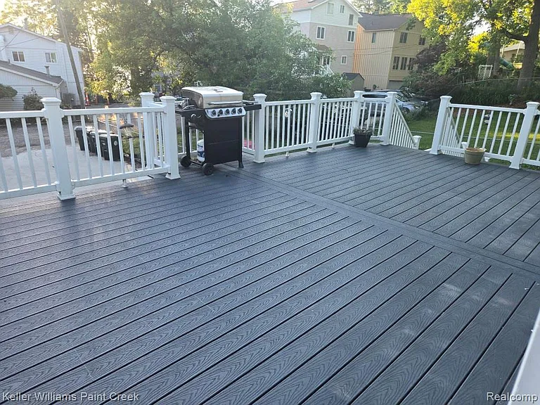 1125 S Long Lake Blvd — Photo 19