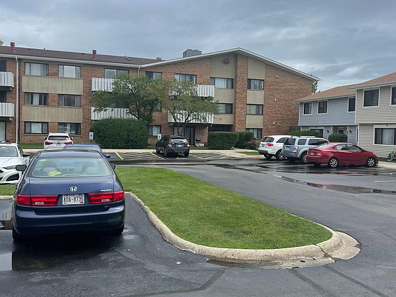 3rd image of 2000 Bayside Dr Unit 305