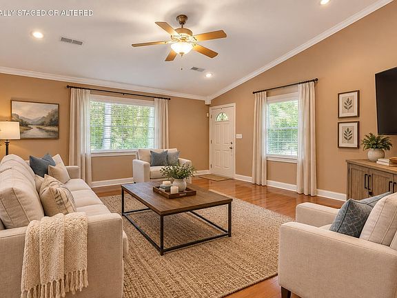 3rd image of 1729 Spring View Ln