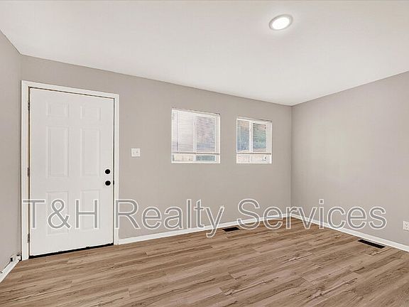 4th image of 2714 Dawson St