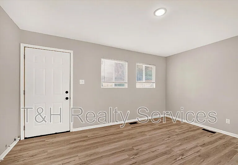 2714 Dawson St — Photo 4
