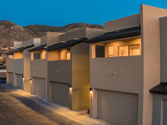 2nd image of 4543 Villa Loma Ln NE