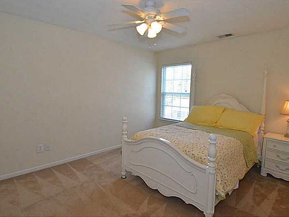 5th image of 2037 Gravenhurst Dr