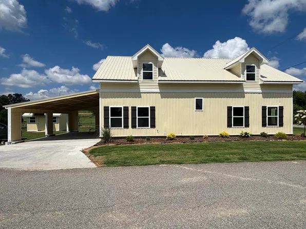 225 W Center St, Cave City, AR 72521
