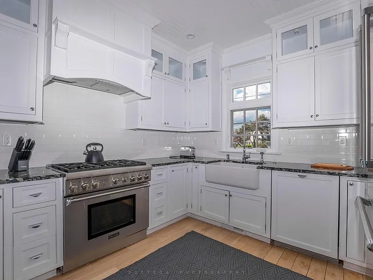 2123 Fairfield Beach Rd — Photo 5