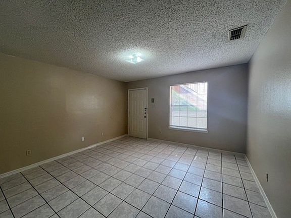 4th image of 1502 E San Pedro St #1