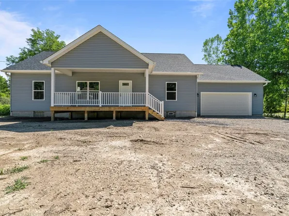 122 Knoll Dr N, New Castle, PA 16102