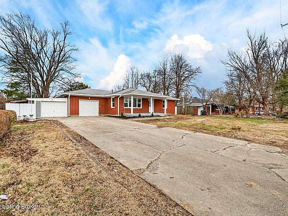 3rd image of 11610 Deering Rd