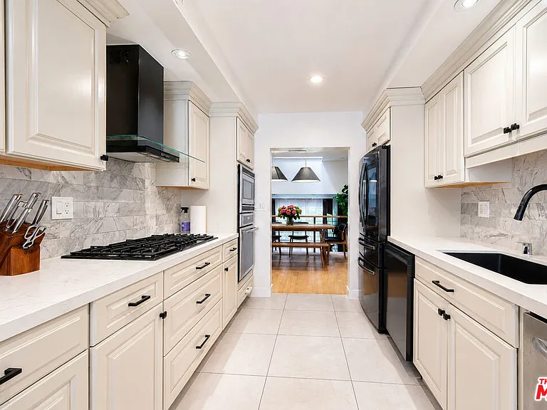 4733 S La Villa Marina #C — Photo 13
