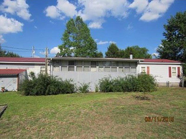 2nd image of 122 W Ridge Ct