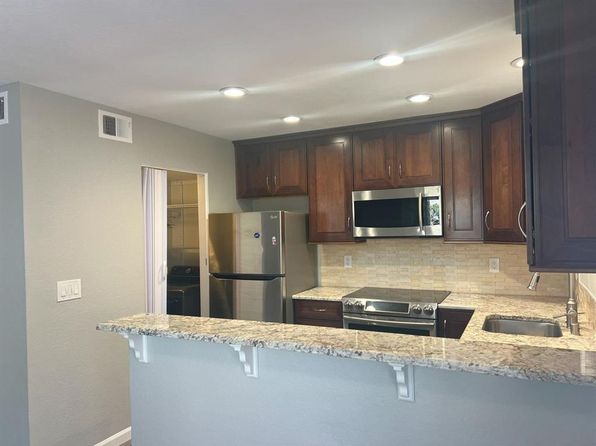 11349 Avenida De Los Lobos APT F