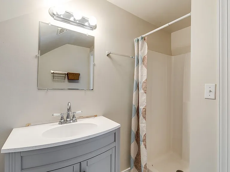 213 N 18th St #3 — Photo 17