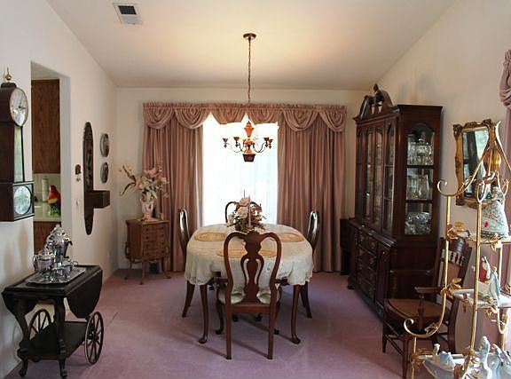 Formal dining room