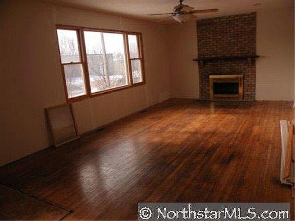 3rd image of 1041 Gervais Avenue