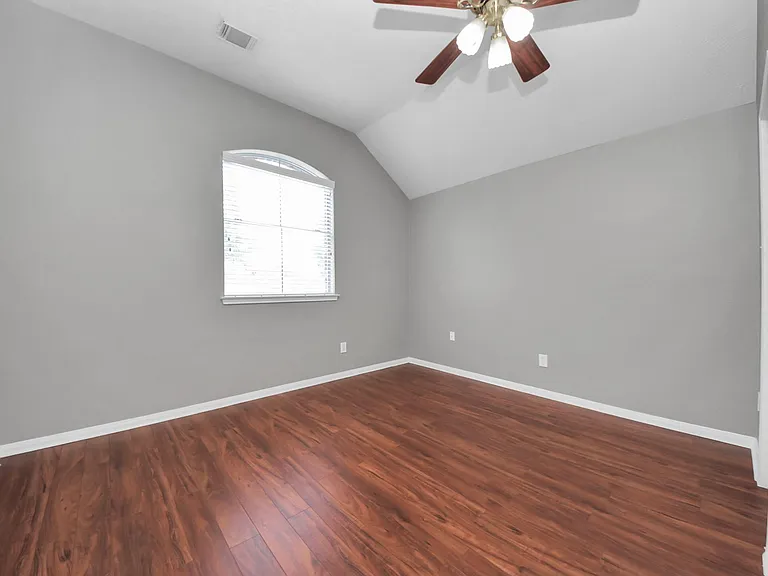 435 Leisure Dr — Photo 41