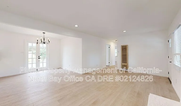 480 Washington Ct — Photo 40