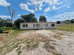 9 Corral Ln, Villa Ridge, MO 63089