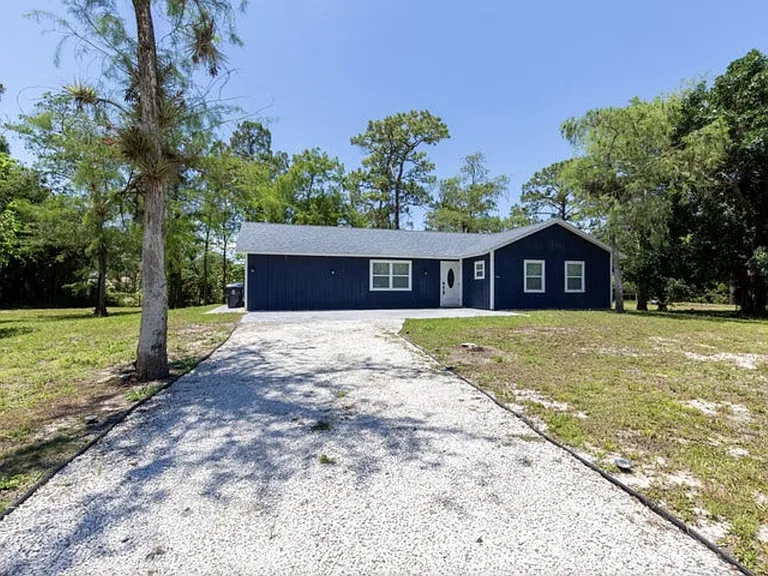 16932 W Aintree Dr — Photo 7