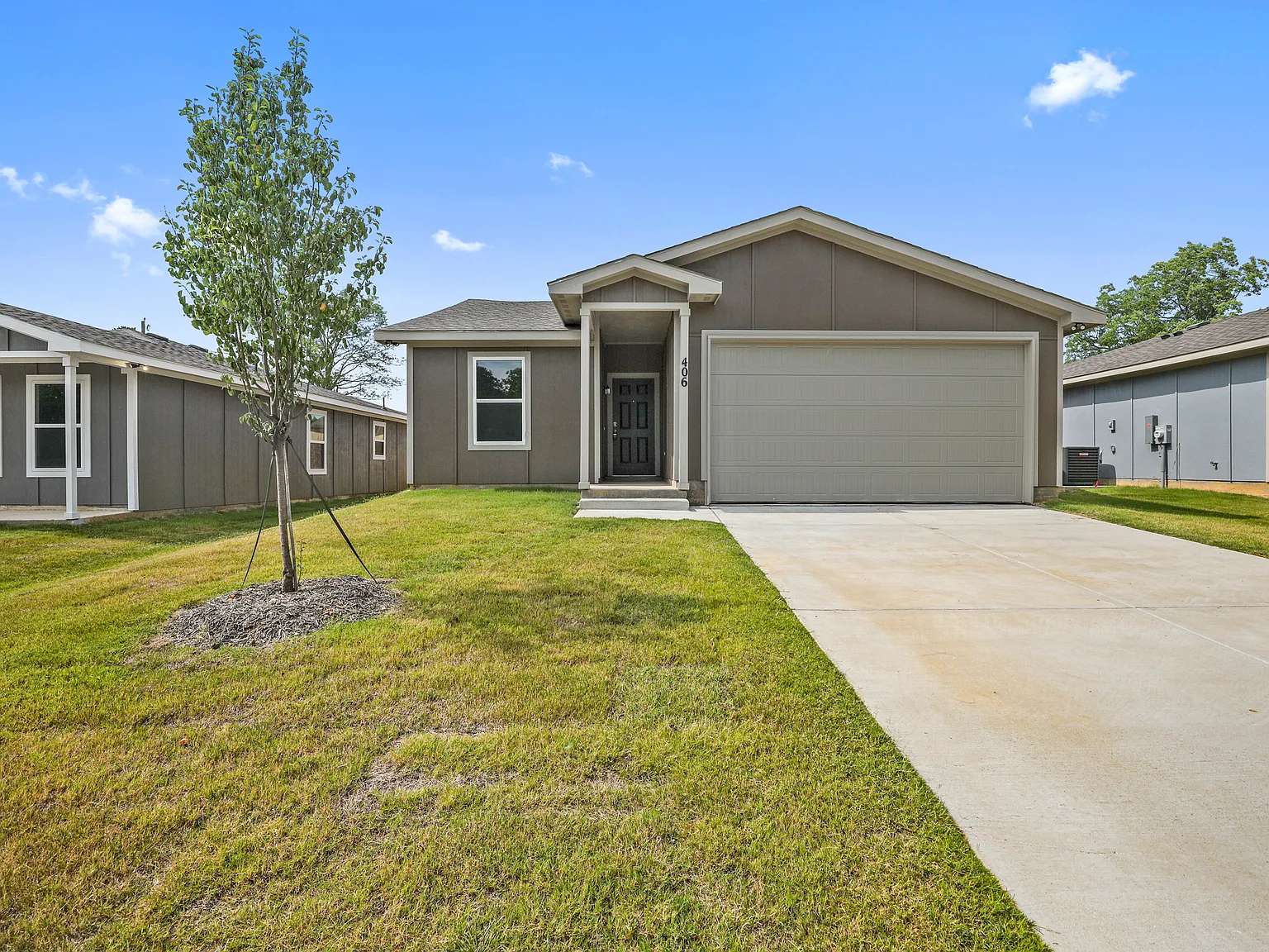 406 E Munson Street, Denison, TX 75021 - 1 — Photo 2