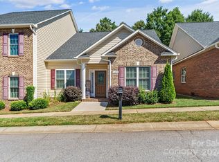 4190 Pickering Dr, Hickory, NC 28602