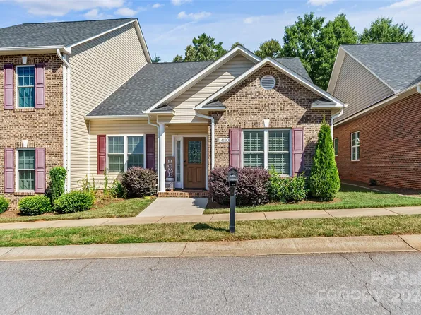 4190 Pickering Dr, Hickory, NC 28602