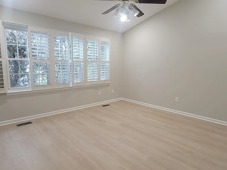 8413 Meadow Green Way — Photo 15