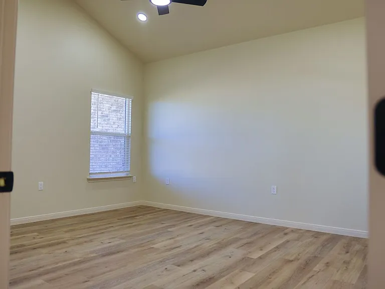 2105 Bryant St — Photo 9