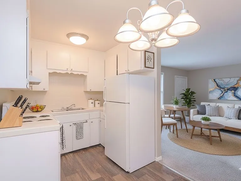 Maple Creek Apartments — Photo 12