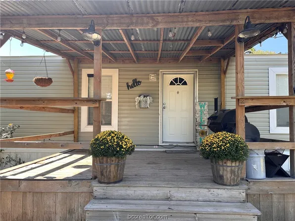 17308 Whippoorwill Rd, Navasota, TX 77868