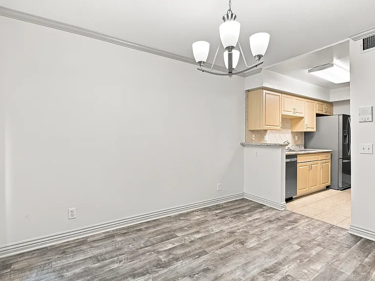 4247 Matilija Ave #102 — Photo 13