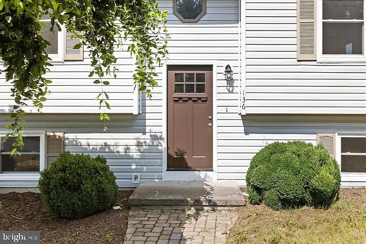 136 Nightingale Ave — Photo 4