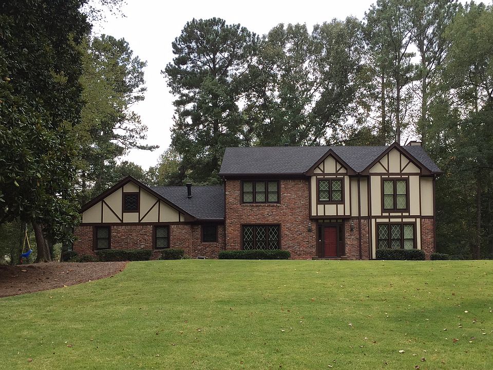 1st image of 2740 Roxburgh Dr