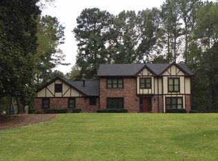 2740 Roxburgh Dr, Roswell, GA 30076