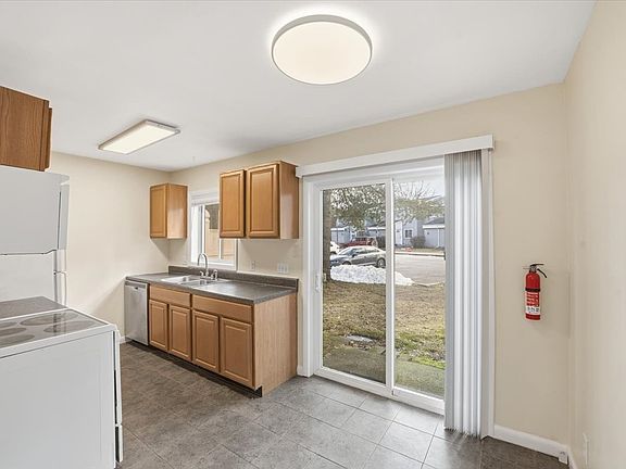 2nd image of G3 Grandview Dr #G3