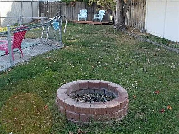 4th image of 326 S Keller St