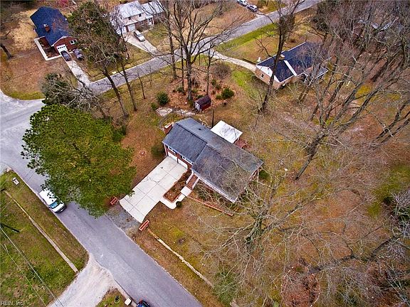 2nd image of 201 Carol Dr