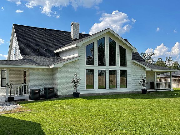 3rd image of 3609 Pin Oak Ct