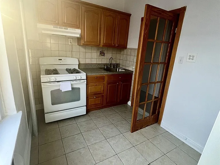 2186 Cruger Ave #5K — Photo 8