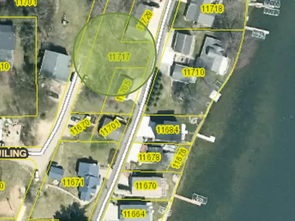 11717 Maywood Dr NE, Sparta, MI 49345