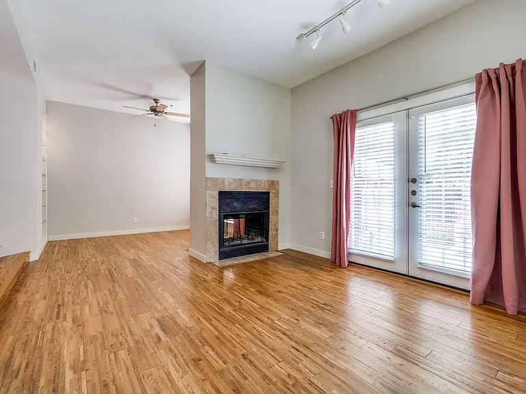 3901 Travis St #107 — Photo 9