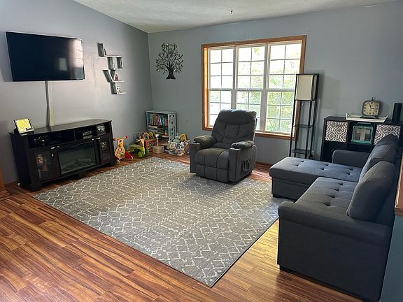 2nd image of 4754 Division Ave N