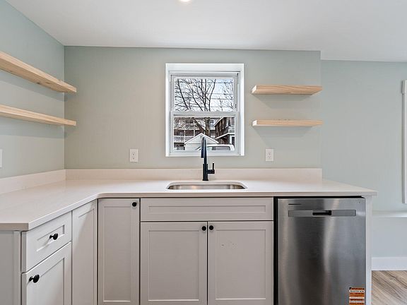 3rd image of 17 Tunis Avenue #2