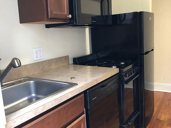 3rd image of 334 Lombard St #315
