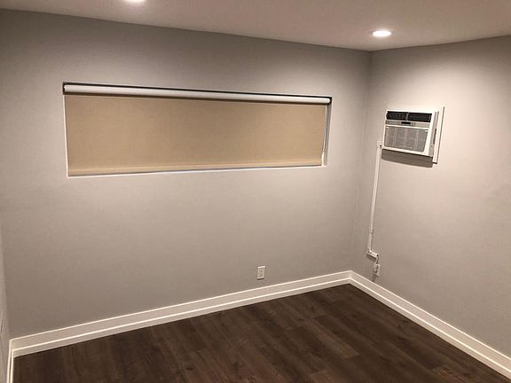 4th image of 13435 Burbank Blvd APT 11