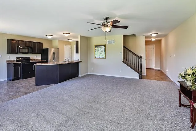 2115 Maple Glen Ct — Photo 3