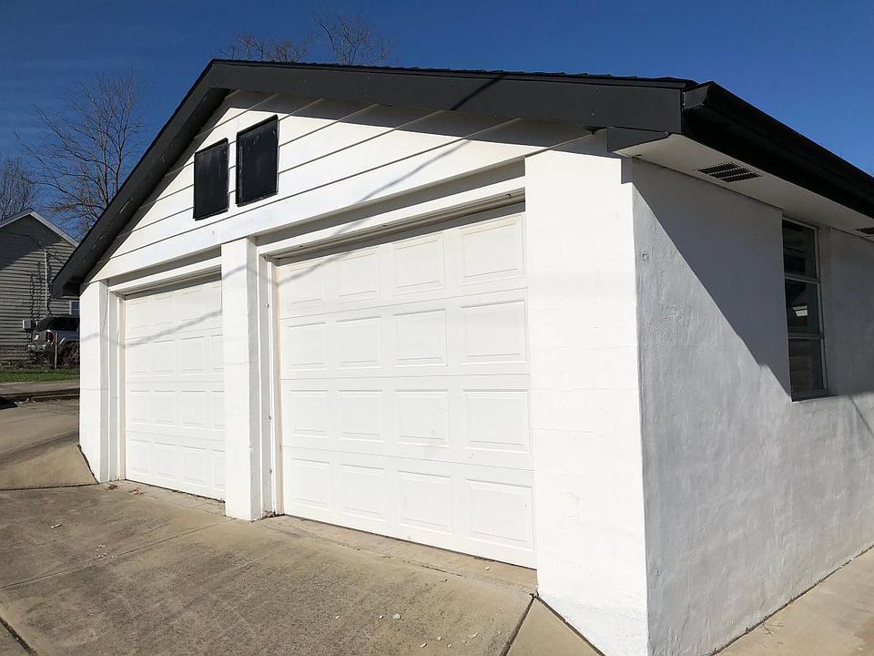 1st image of 1015 Oak Hill Dr