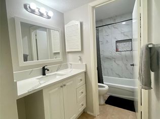 781 Country Place Dr APT 2052, Houston, TX 77079