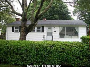 19 Edwards Rd, Old Saybrook, CT 06475